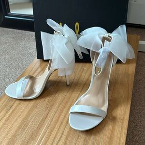 White satin heels with Bow